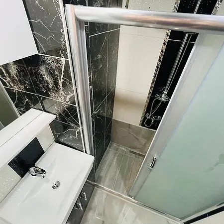 Apartman Harika Konumdaki Huzurlu Daire